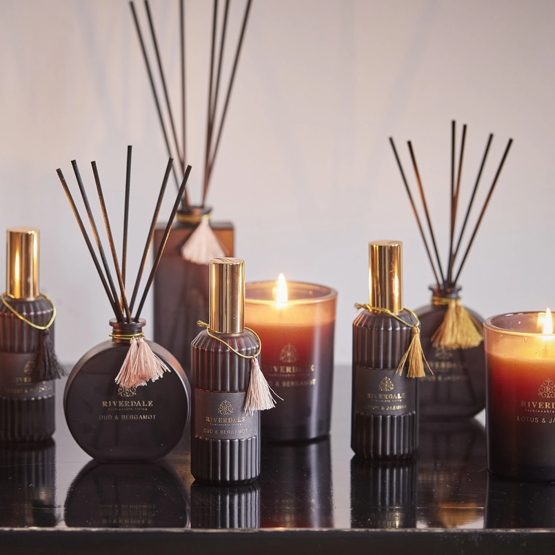 Boutique Geurkaars in pot Oud & Bergamot 10cm roze
