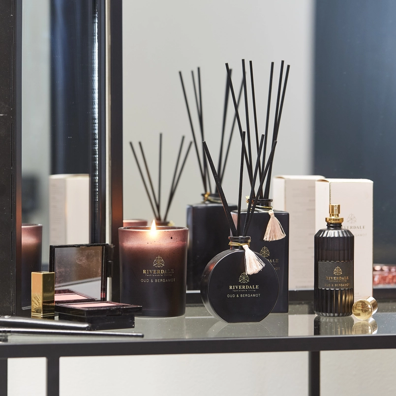 Boutique Geurkaars in pot Oud & Bergamot 10cm roze