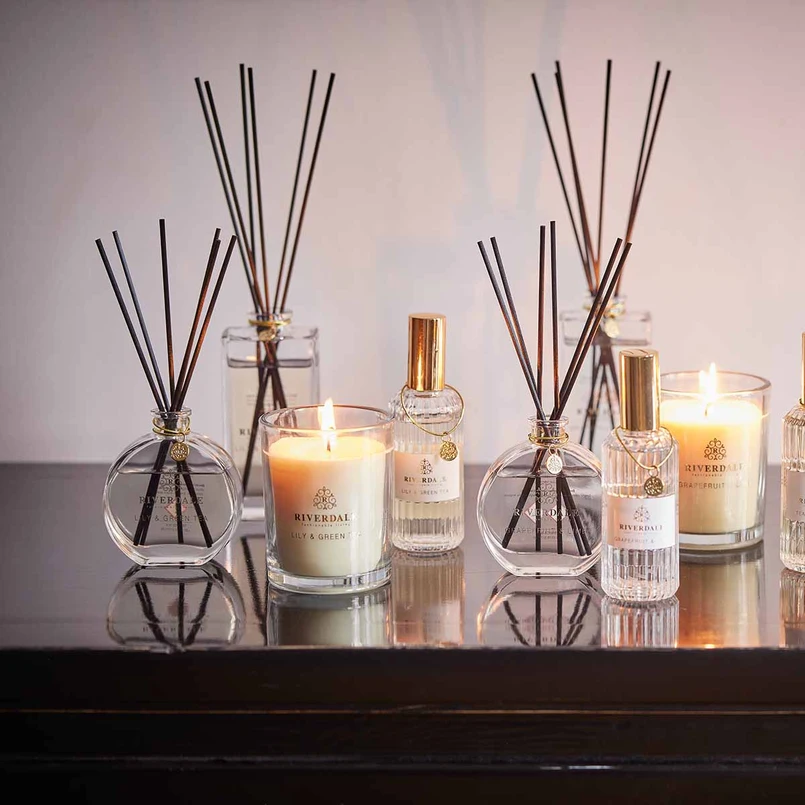 Boutique Geurstokjes Lily & Green Tea 140ml grijs