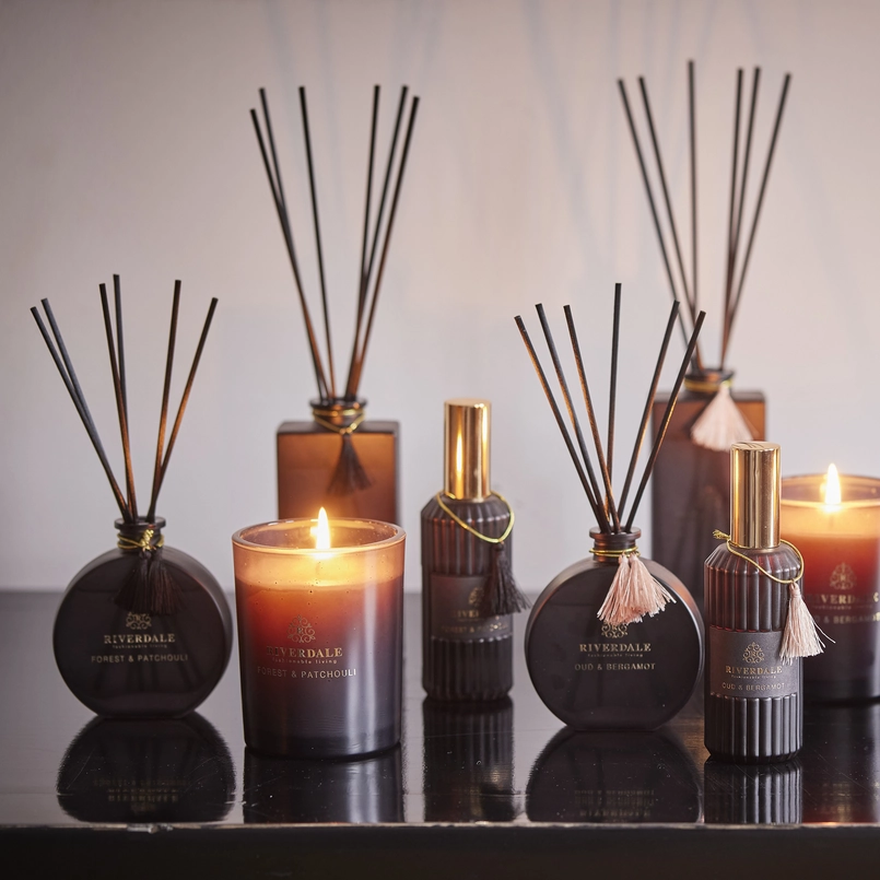Boutique Roomspray Oud & Bergamot 100ml roze