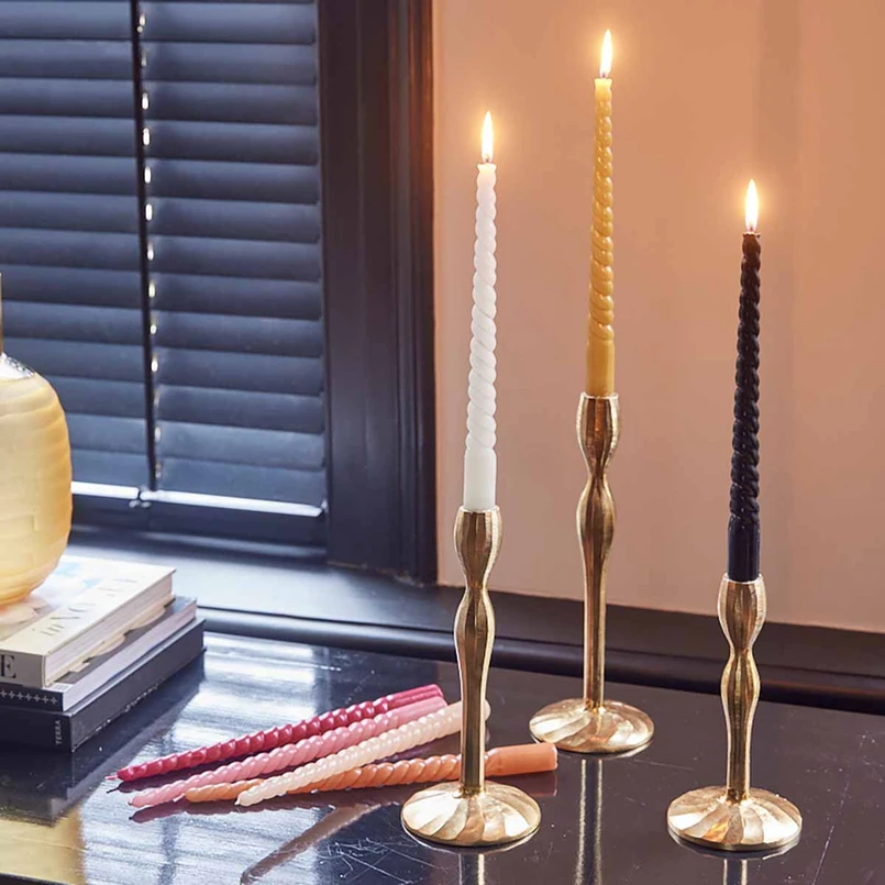 Dinerkaarsen Gedraaide kaarsen oud roze - set van 4
